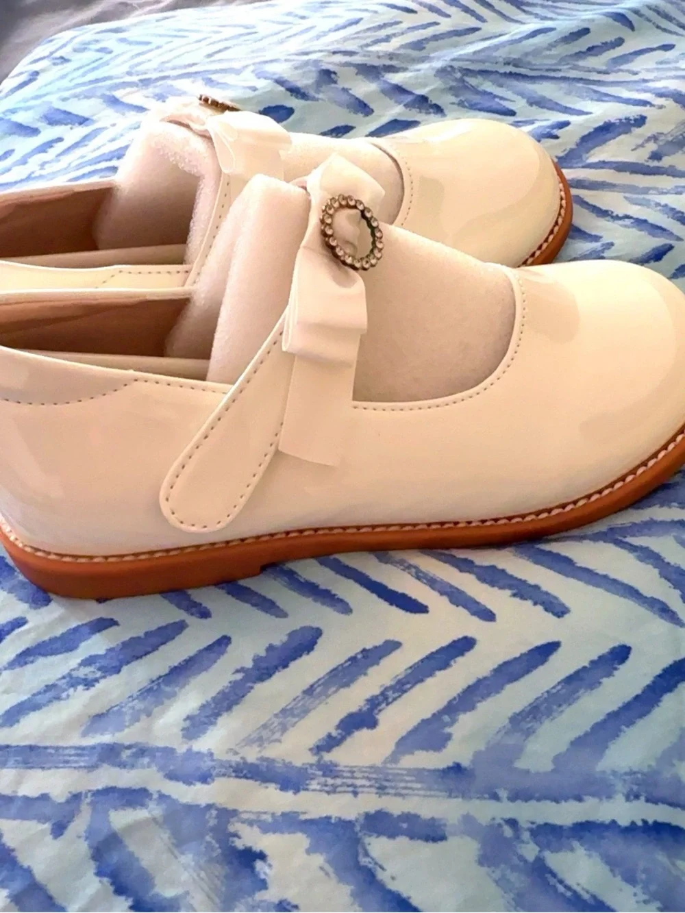 Girls' Cream Patent Mary Jane Dress Shoes with Bow Accent